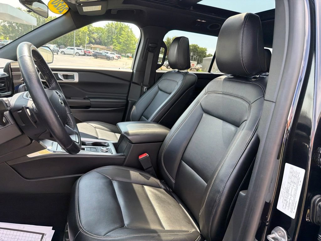 Certified 2020 Ford Explorer XLT w/ Equipment Group 202A AWD/4WD image 12