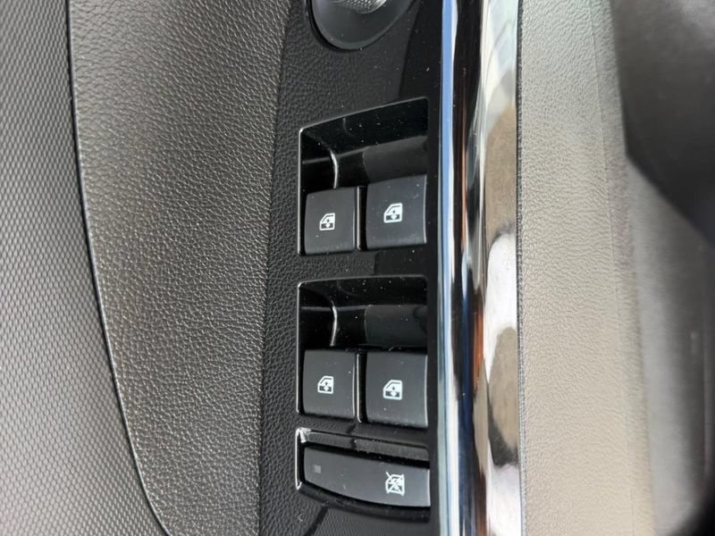 Used 2018 Chevrolet Sonic LT w/ Fun and Sun Package FWD image 19