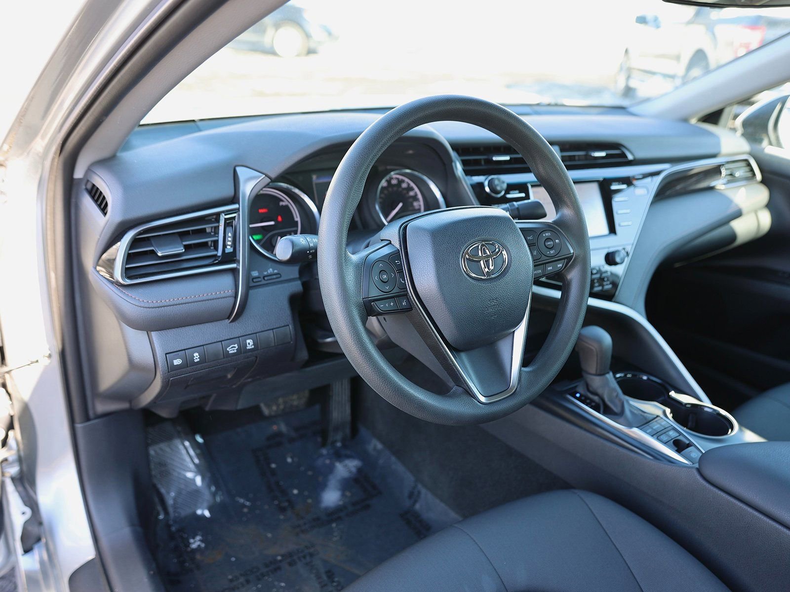 Used 2020 Toyota Camry LE image 15