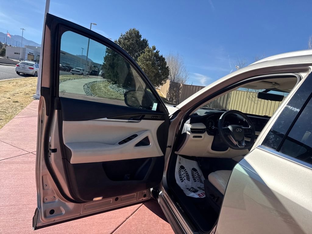Used 2025 INFINITI QX60 Sensory w/ Vision Package image 10