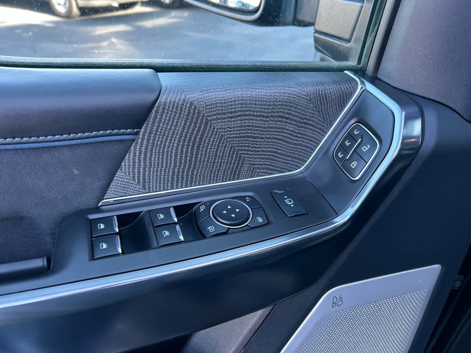 Certified 2025 Ford F350 Platinum image 31