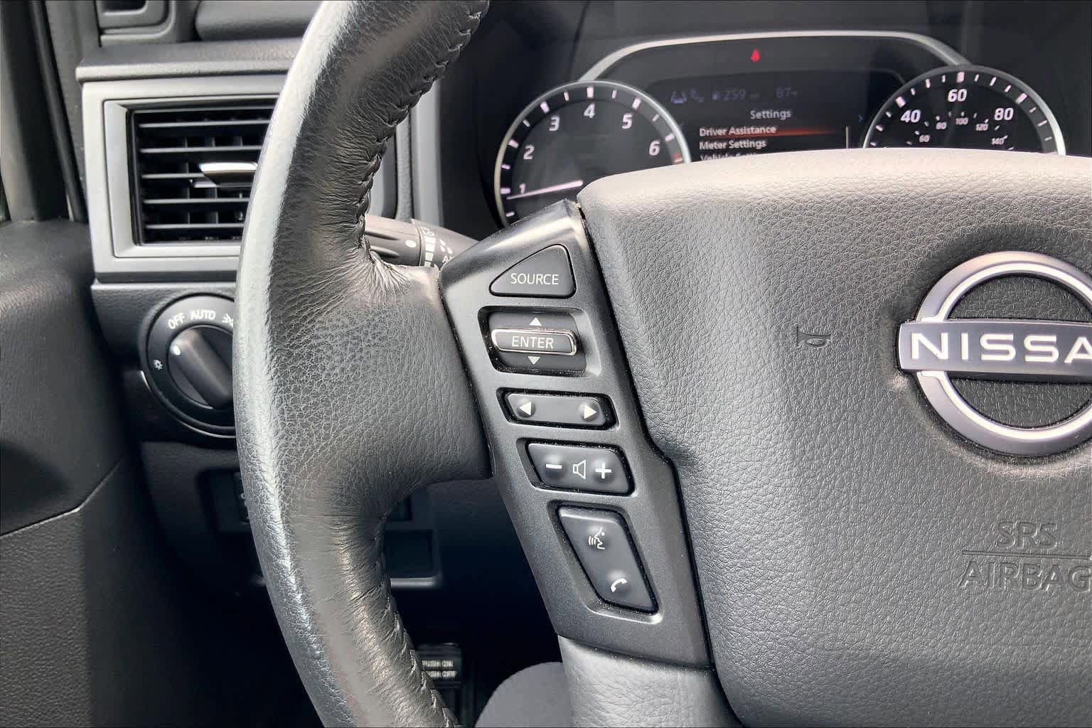 Used 2024 Nissan Titan SV RWD image 23