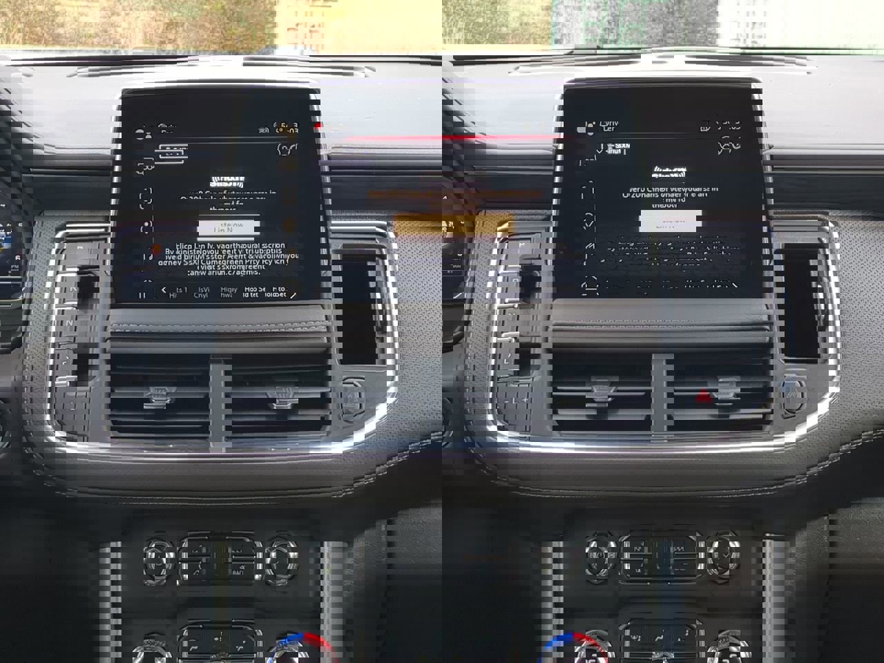 Used 2023 GMC Yukon SLT image 16