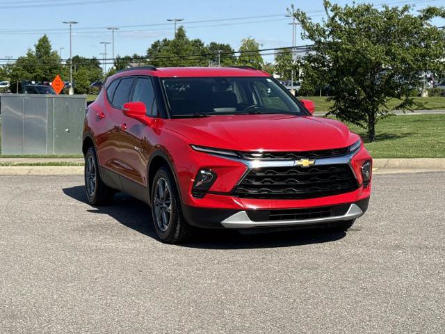 Used 2023 Chevrolet Blazer LT AWD/4WD image 2