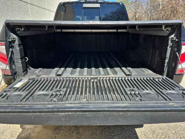 Used 2021 Nissan Titan PRO-4X w/ Pro-4x Utility Package AWD/4WD image 10