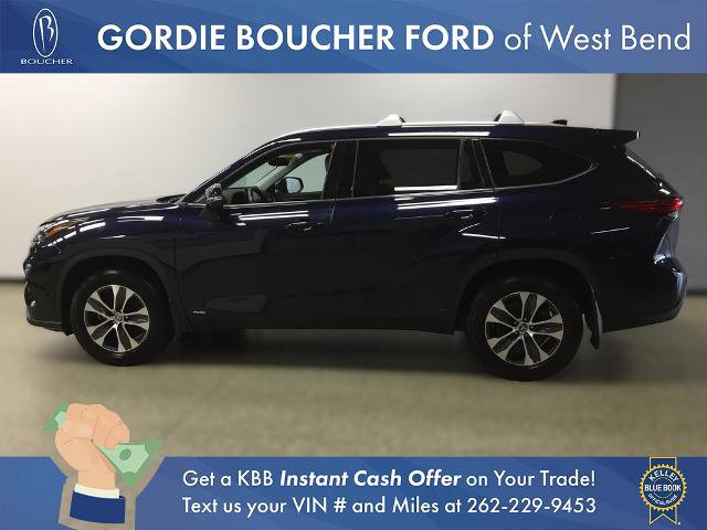 Used 2022 Toyota Highlander XLE image 2