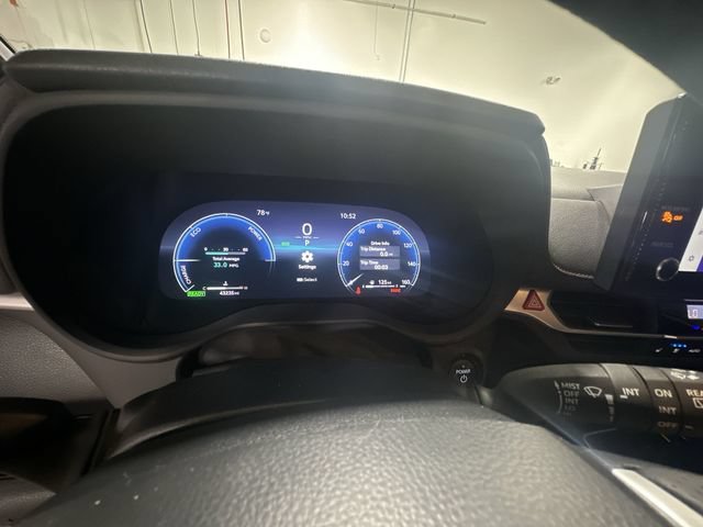 Used 2025 Toyota Sienna XSE w/ XSE Premium Package AWD/4WD image 14