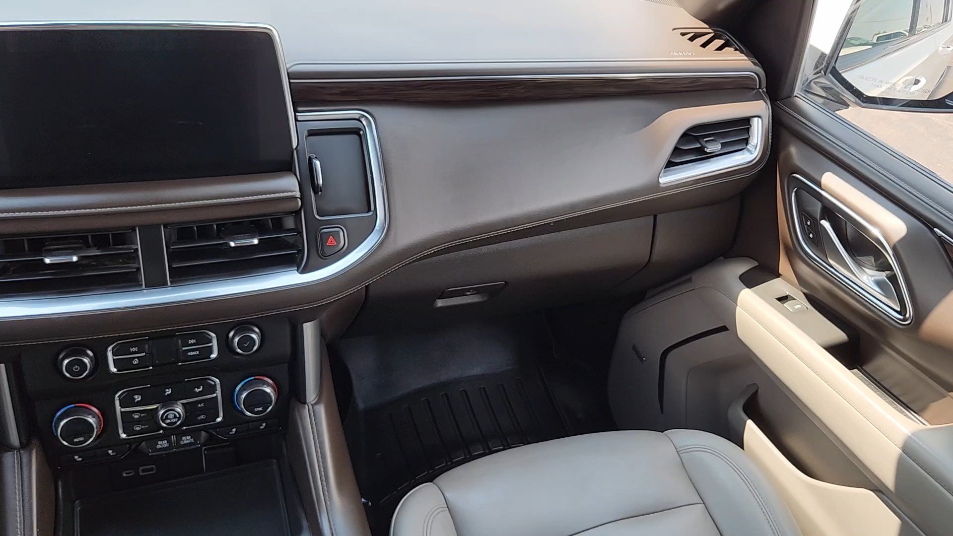 Used 2023 Chevrolet Suburban Z71 AWD/4WD image 6