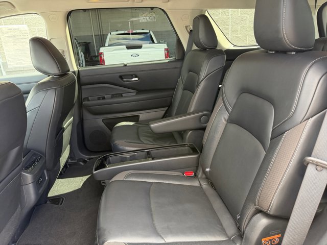 Used 2022 Nissan Pathfinder SL w/ SL Premium Package image 17