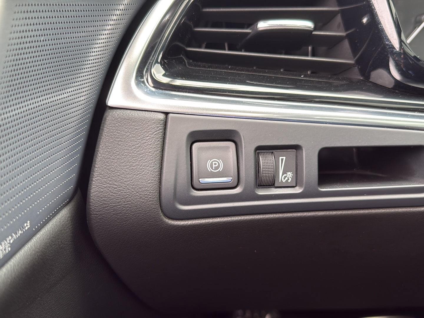 Used 2023 Cadillac XT6 Sport AWD/4WD image 19