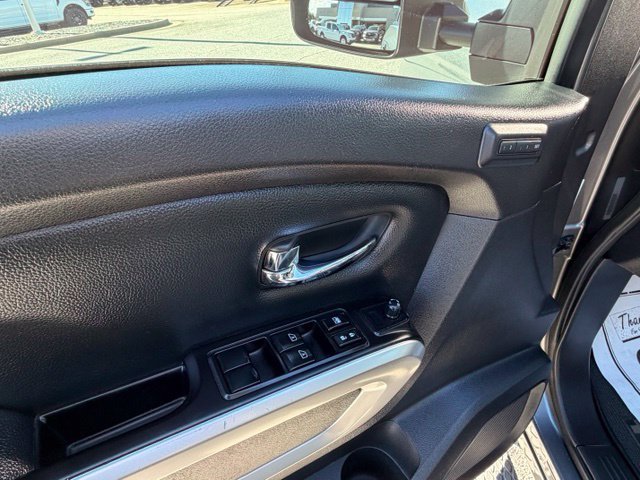Used 2020 Nissan Titan SL w/ Moonroof Package RWD image 12
