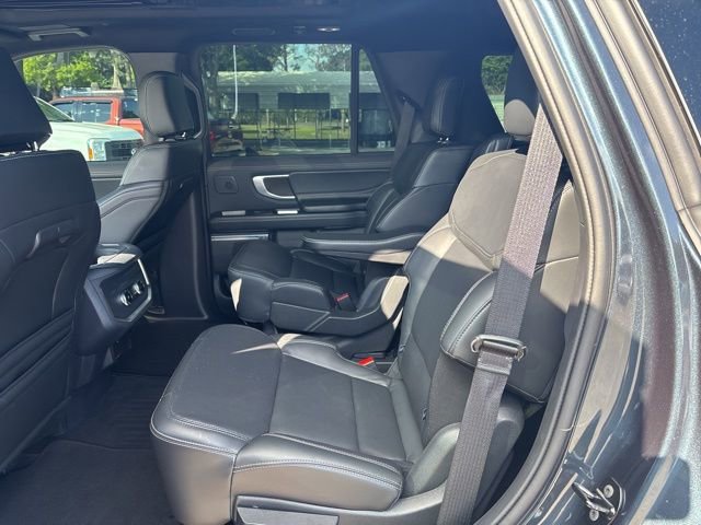 Certified 2025 Ford Expedition Platinum w/ Stealth Performance Package AWD/4WD image 10