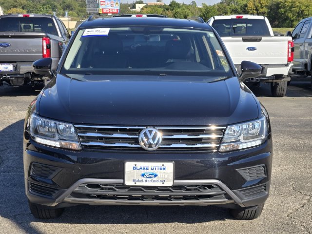 Used 2021 Volkswagen Tiguan SE w/ Panoramic Sunroof Package FWD image 2