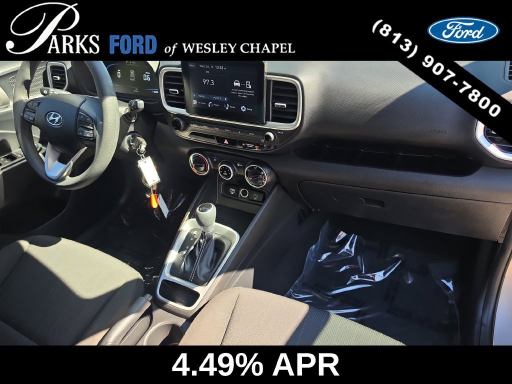 Used 2023 Hyundai Venue SE FWD image 10