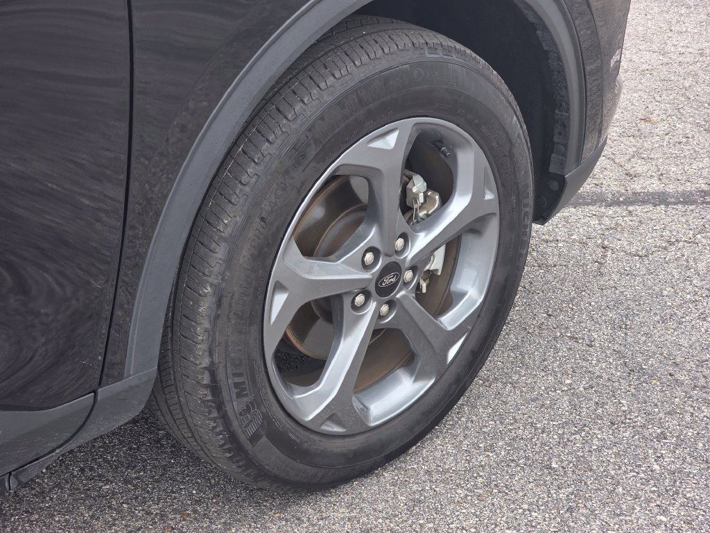 Certified 2025 Ford Escape ST-Line AWD/4WD image 37