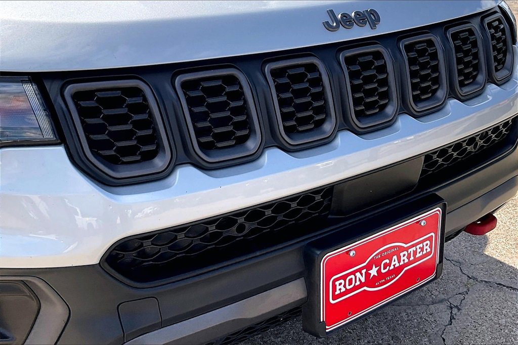 Used 2024 Jeep Compass Trailhawk image 34