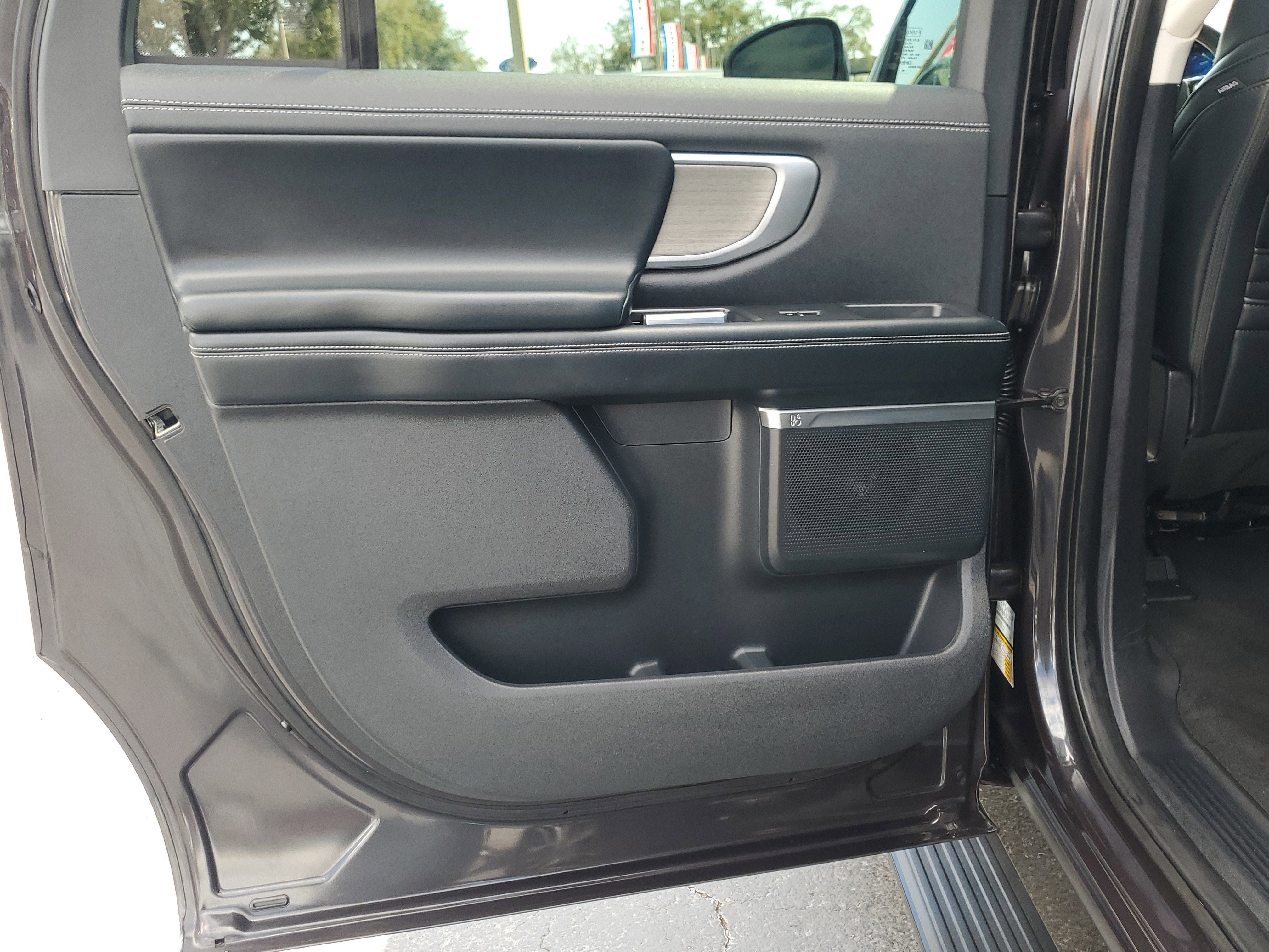 Certified 2025 Ford Expedition Max Platinum image 12