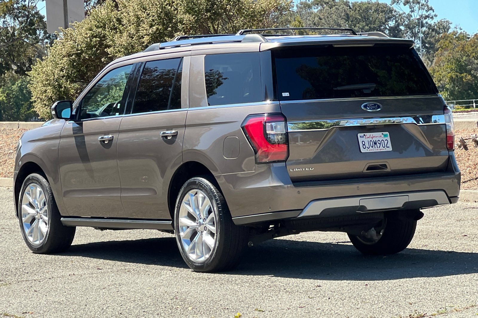 Certified 2019 Ford Expedition Limited w/ Equipment Group 302A AWD/4WD image 5