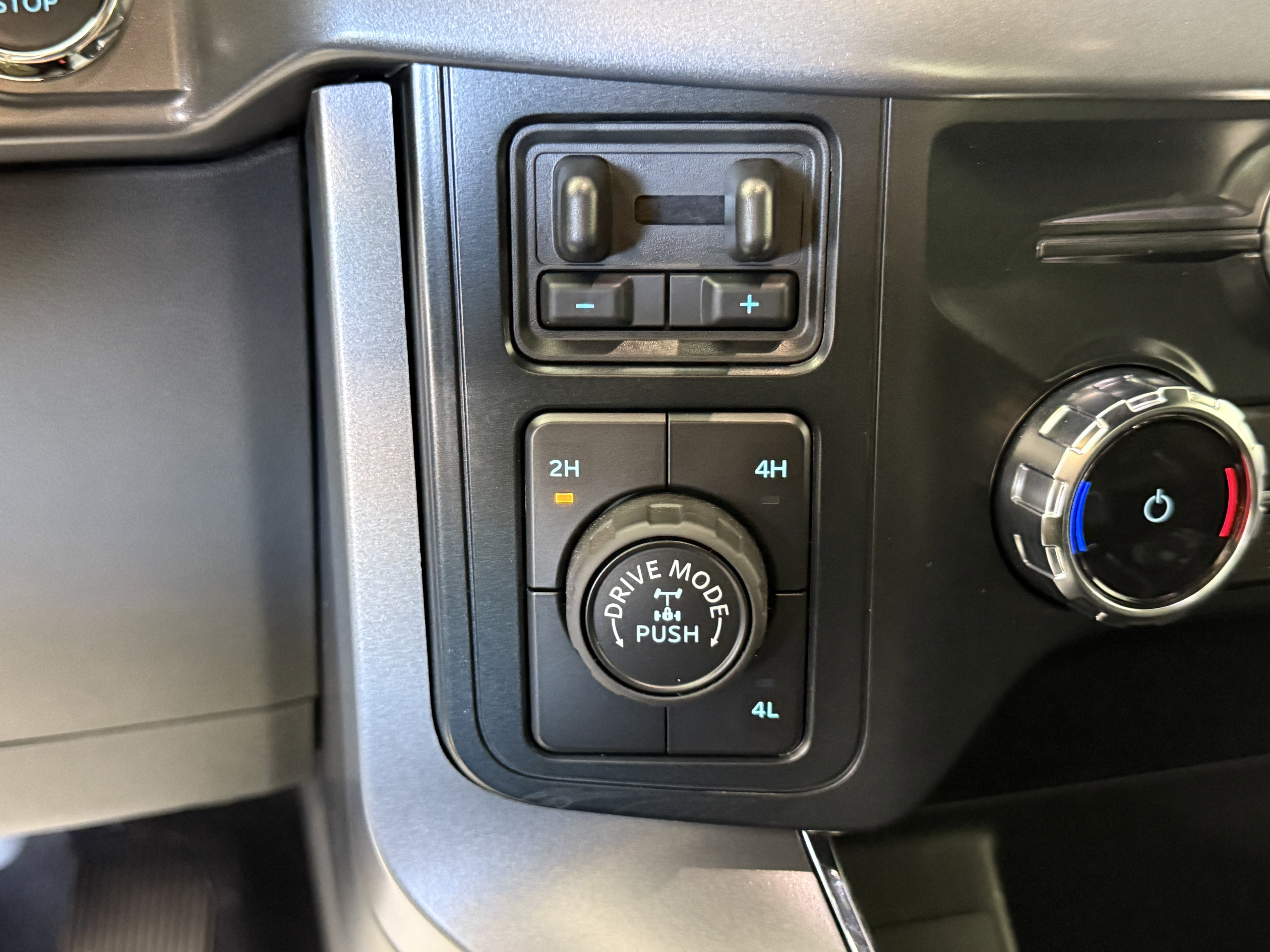 Certified 2025 Ford F150 XLT w/ Equipment Group 302A MID image 23