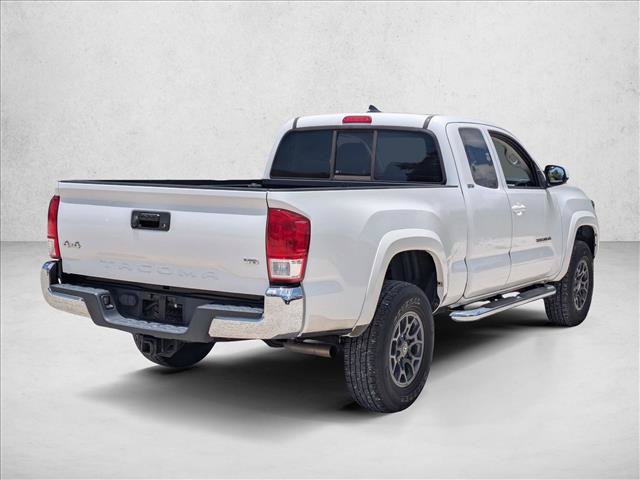 Used 2017 Toyota Tacoma SR5 w/ Tow Package AWD/4WD image 5