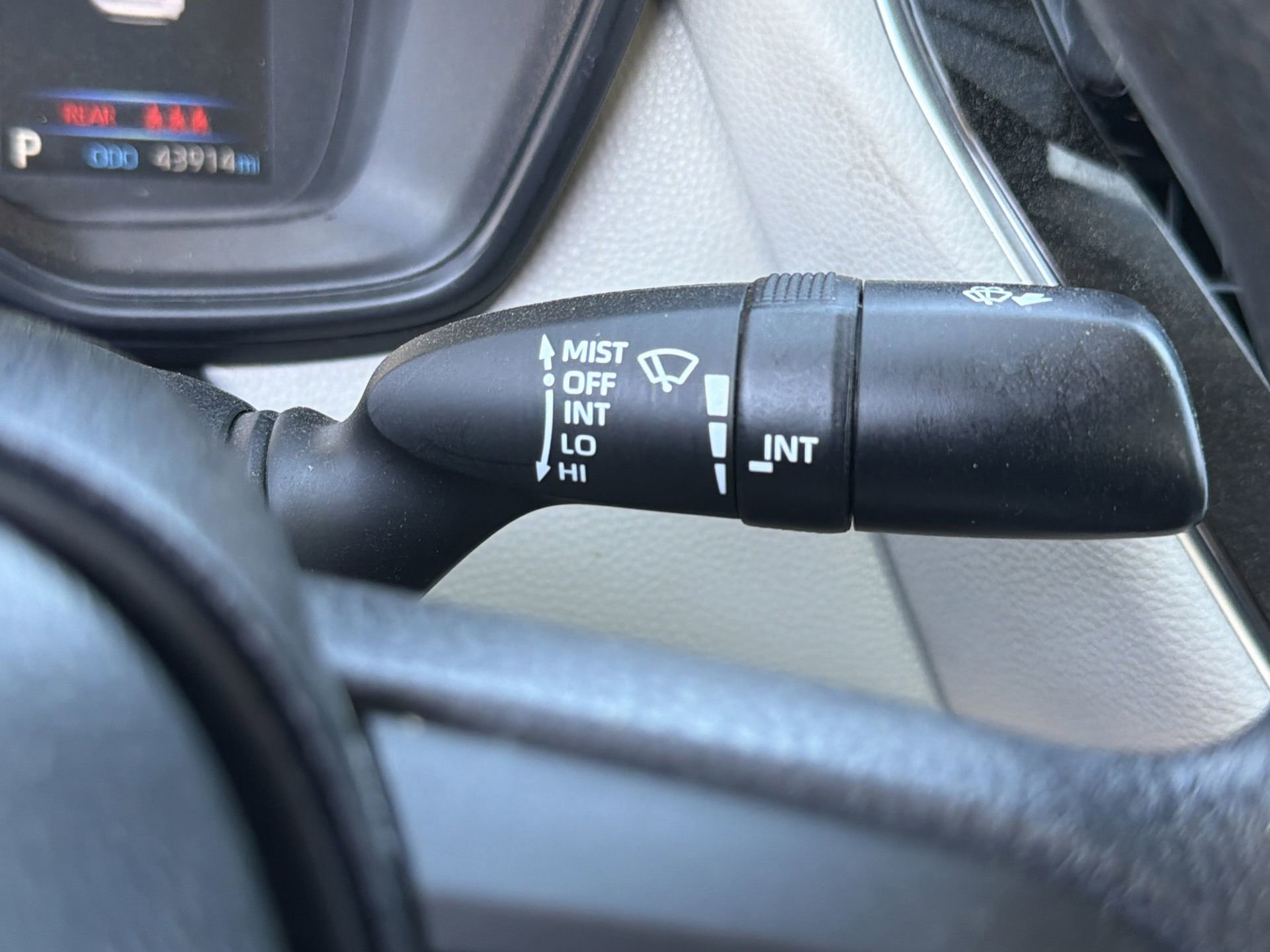 Used 2022 Toyota Corolla LE image 21