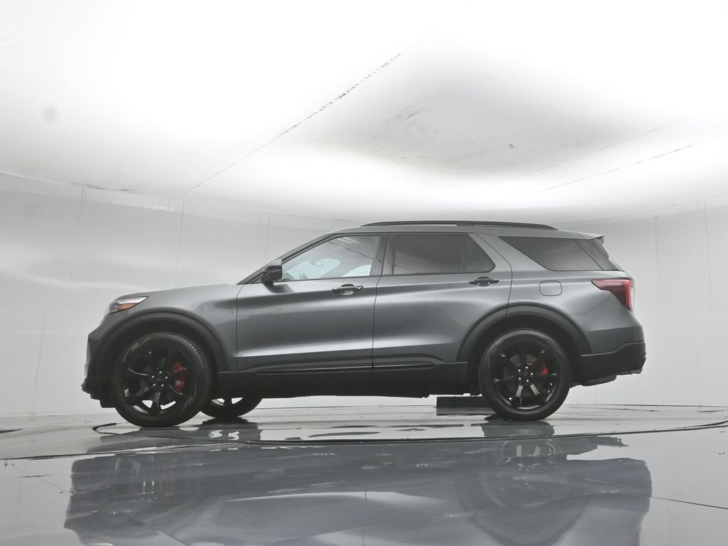 Certified 2024 Ford Explorer ST w/ Equipment Group 401A AWD/4WD image 8