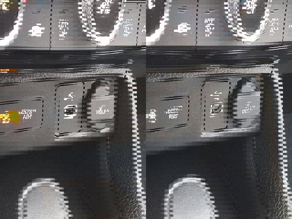 Used 2023 Honda Civic Sport image 25