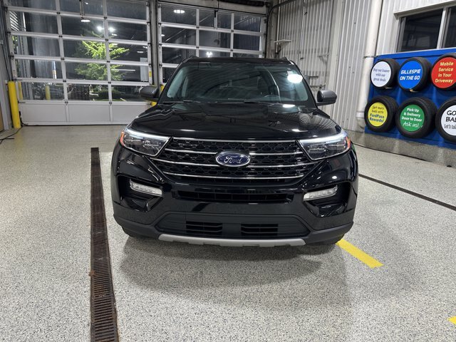 Certified 2023 Ford Explorer XLT w/ Equipment Group 202A AWD/4WD image 9
