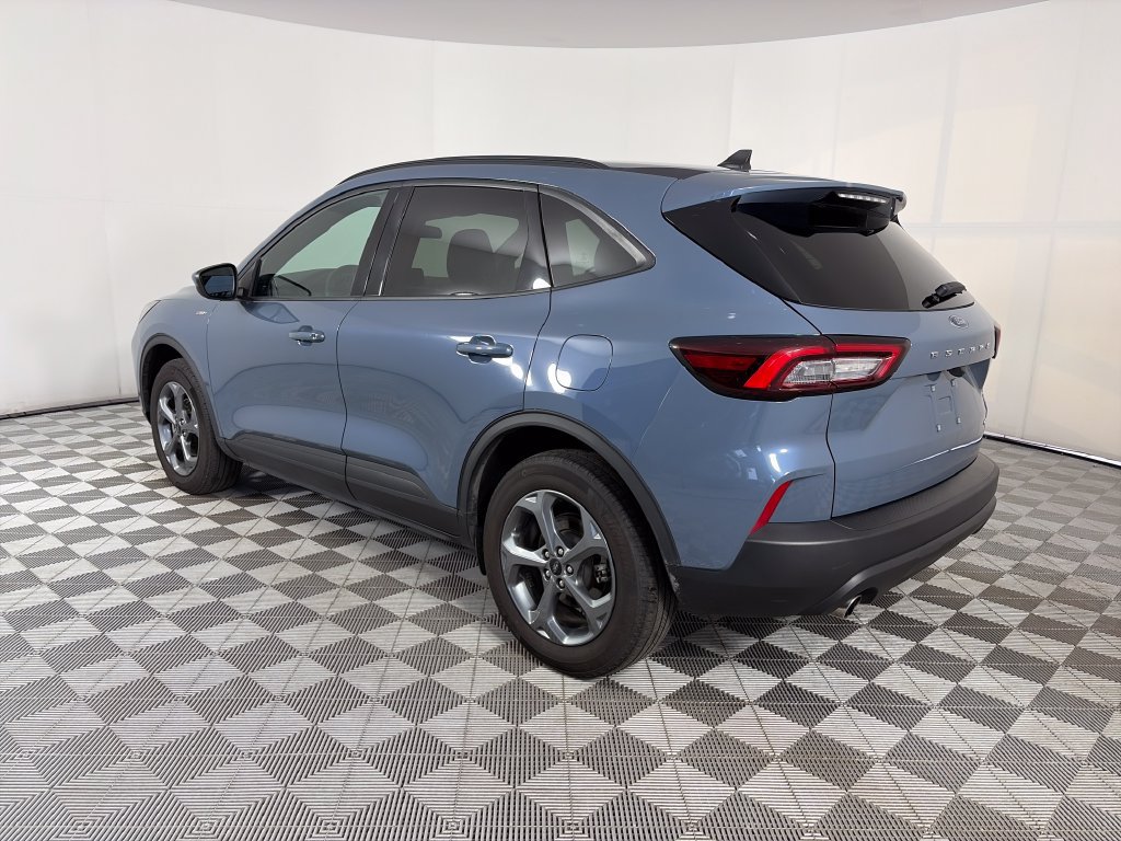 Certified 2025 Ford Escape ST-Line Select AWD/4WD image 5