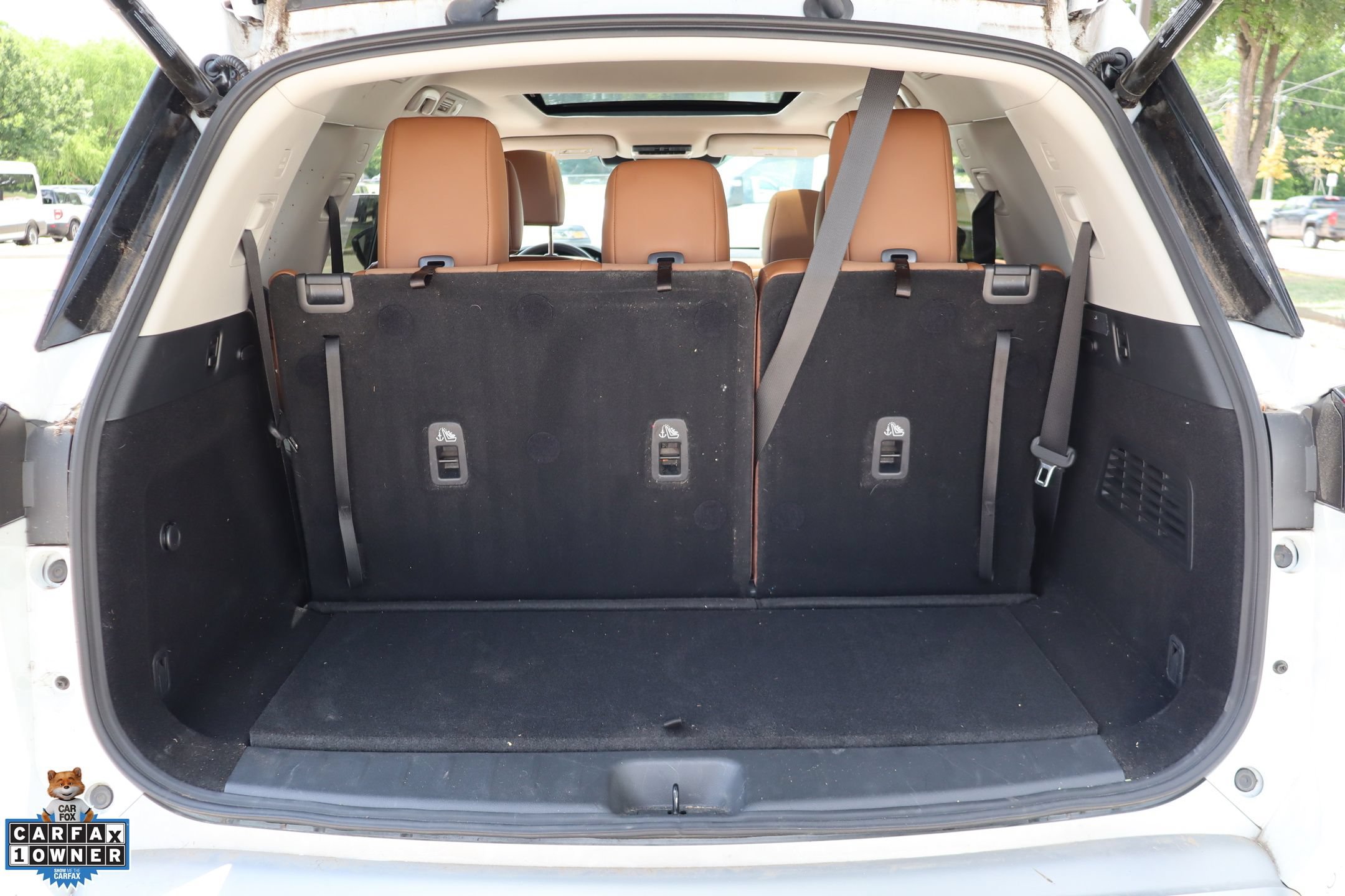 Used 2025 Nissan Pathfinder Platinum FWD image 27