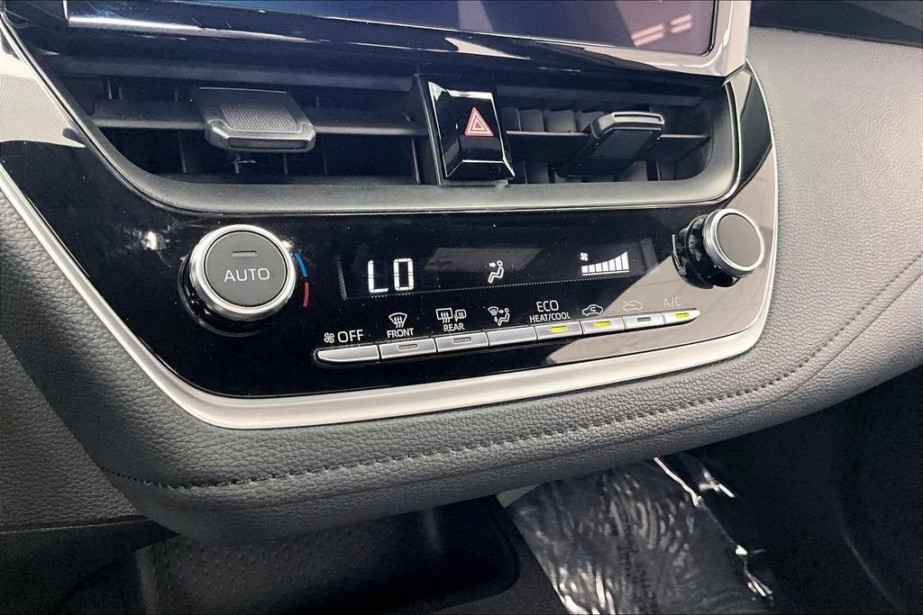 Used 2025 Toyota Corolla SE FWD image 31