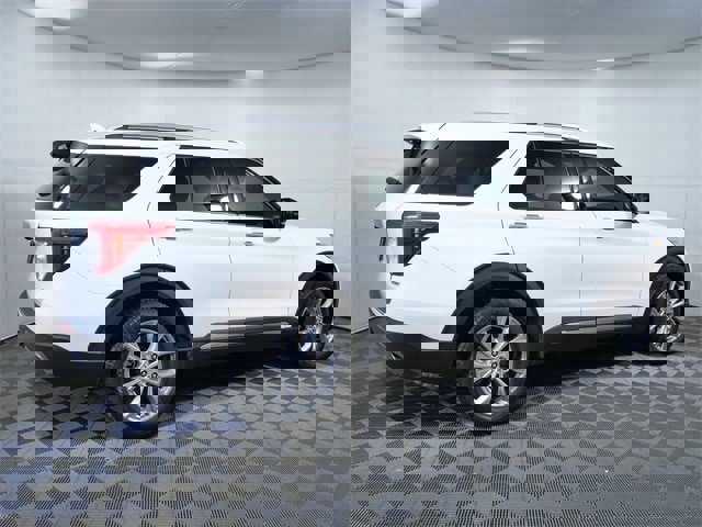 Certified 2023 Ford Explorer Limited w/ Limited Technology Package image 8