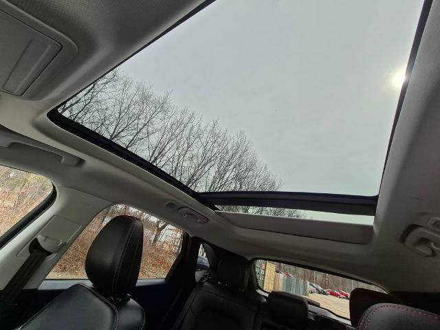 Certified 2022 Ford Escape SEL w/ SEL Stealth AWD Package image 33