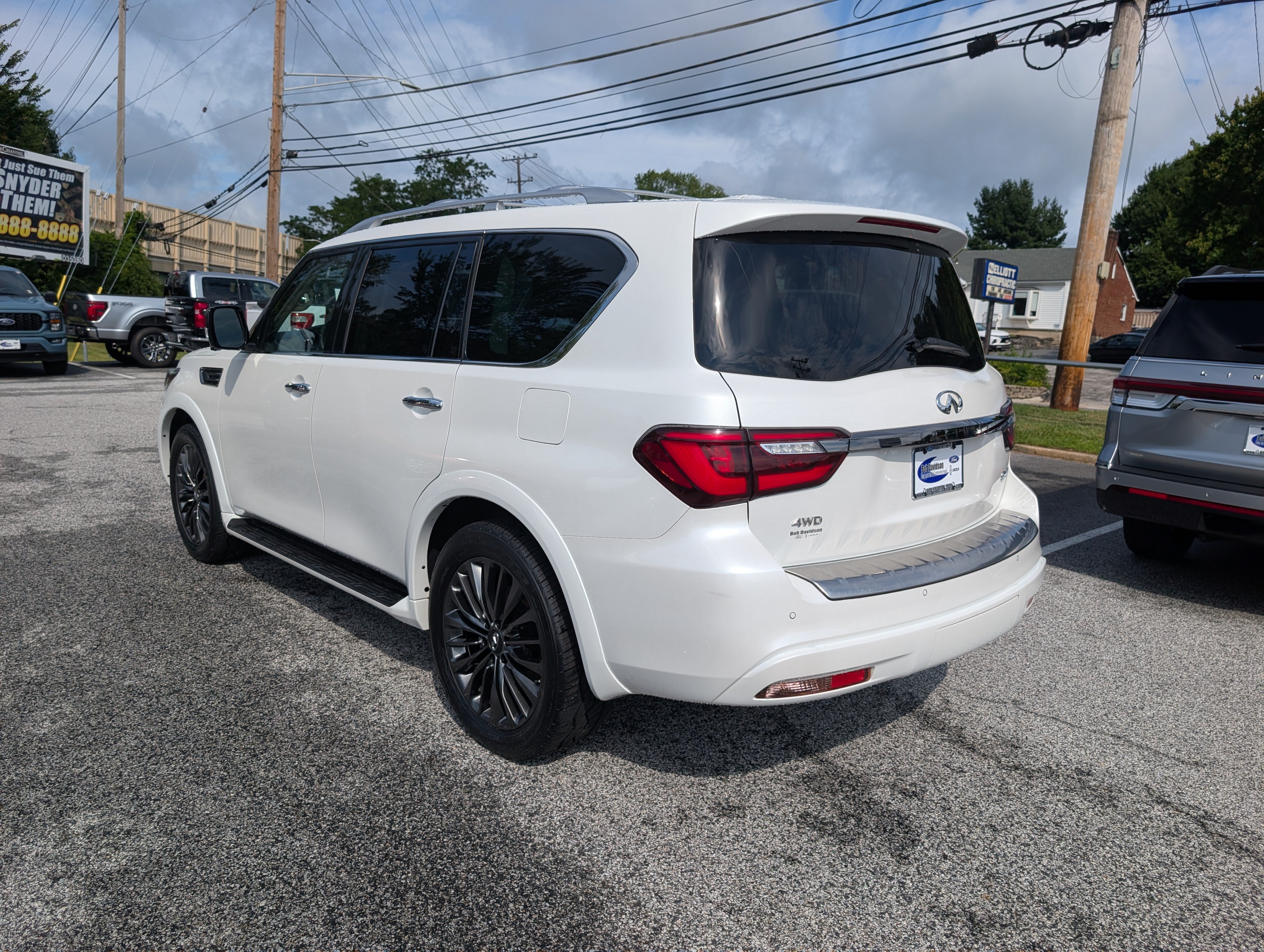 Used 2023 INFINITI QX80 Premium Select w/ Cargo Package AWD/4WD image 5
