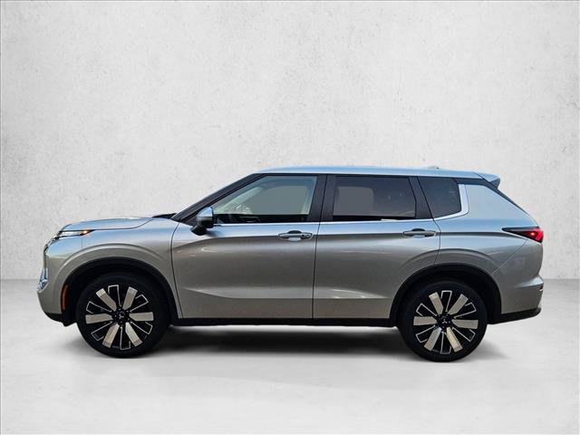Used 2026 Mitsubishi Outlander SE FWD image 9