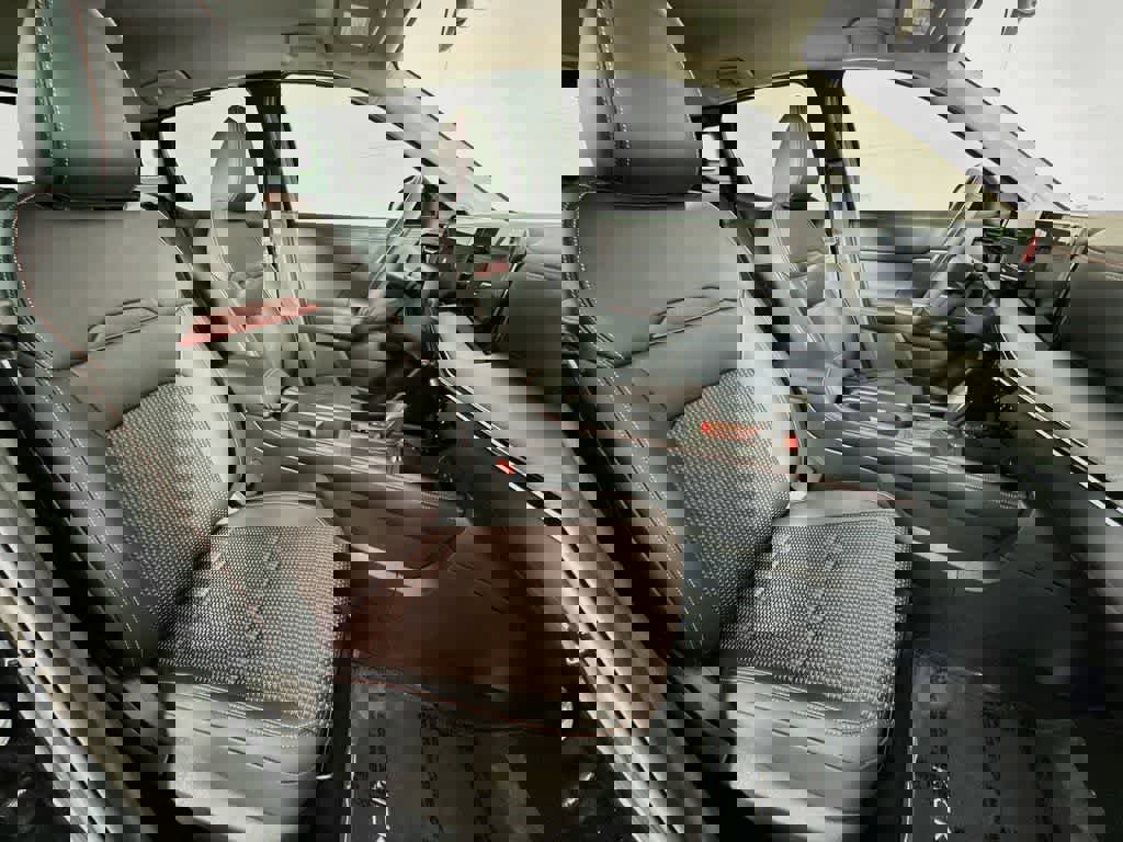 Used 2025 Nissan Kicks SR FWD image 14