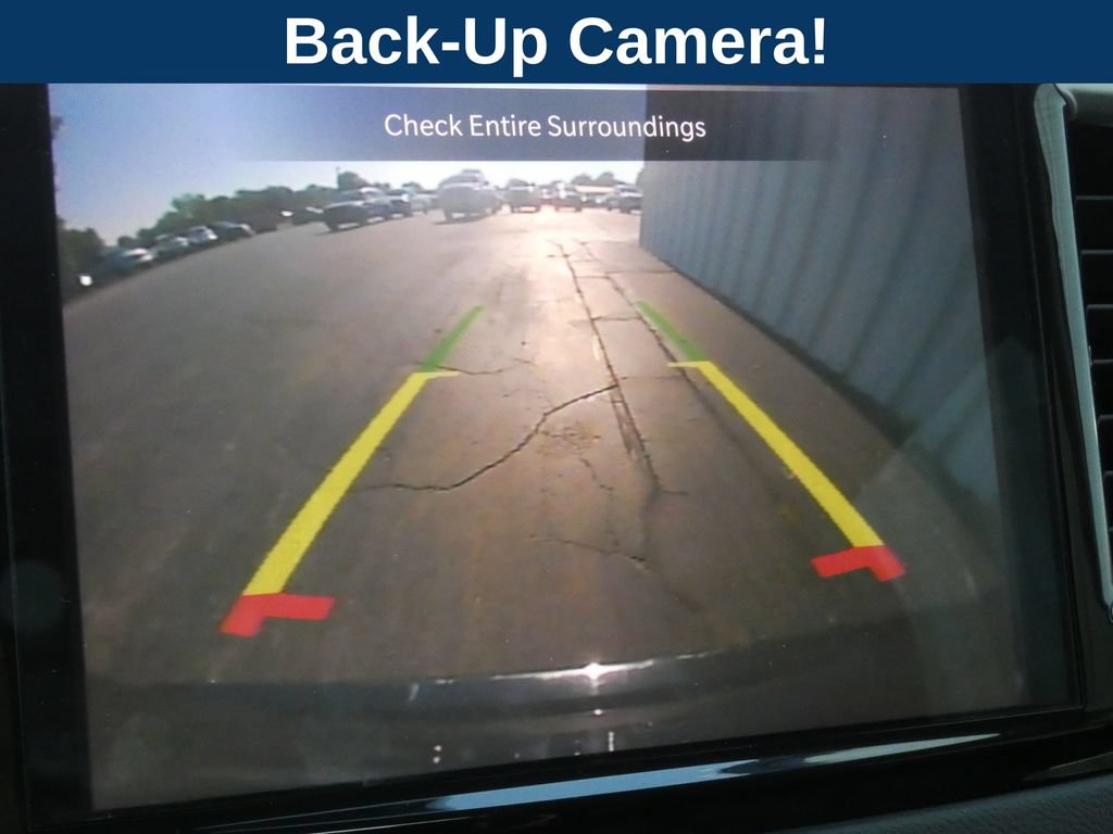 Used 2023 Chrysler Pacifica Touring-L FWD image 21