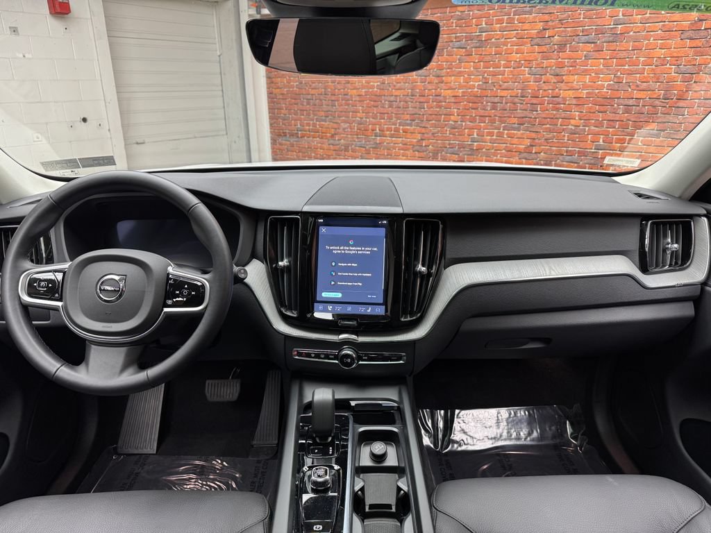 Used 2025 Volvo XC60 B5 Plus AWD/4WD image 13