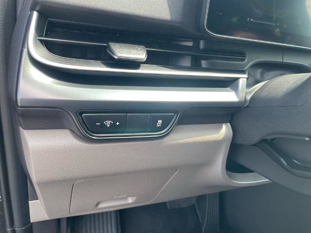 Used 2026 Kia Carnival FWD image 35