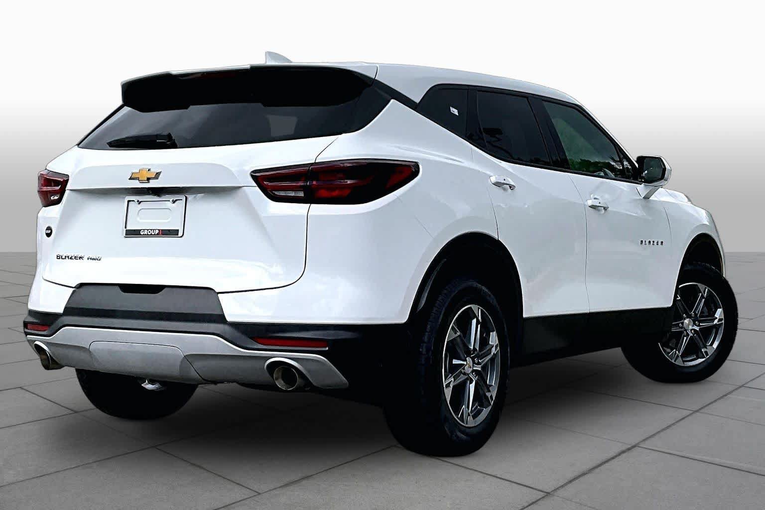 Used 2024 Chevrolet Blazer LT AWD/4WD image 13