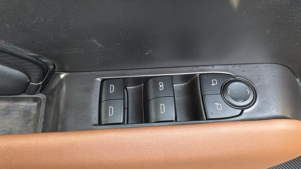 Used 2025 GMC Canyon AT4 w/ Technology Plus Package AWD/4WD image 20