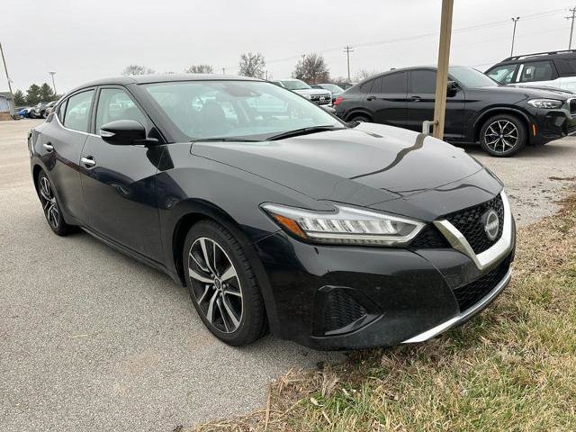 Used 2023 Nissan Maxima SV w/ Floor Mat Group FWD image 2