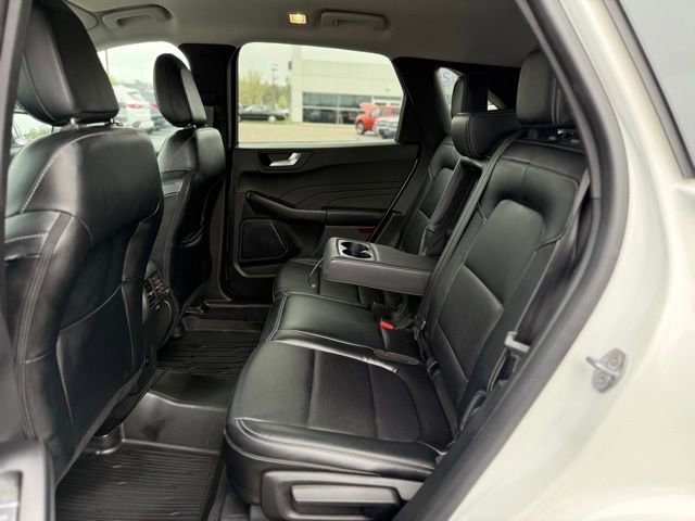 Certified 2023 Ford Escape Platinum AWD/4WD image 18