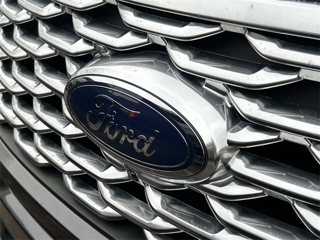 Certified 2020 Ford Explorer Platinum w/ Premium Technology Package image 9