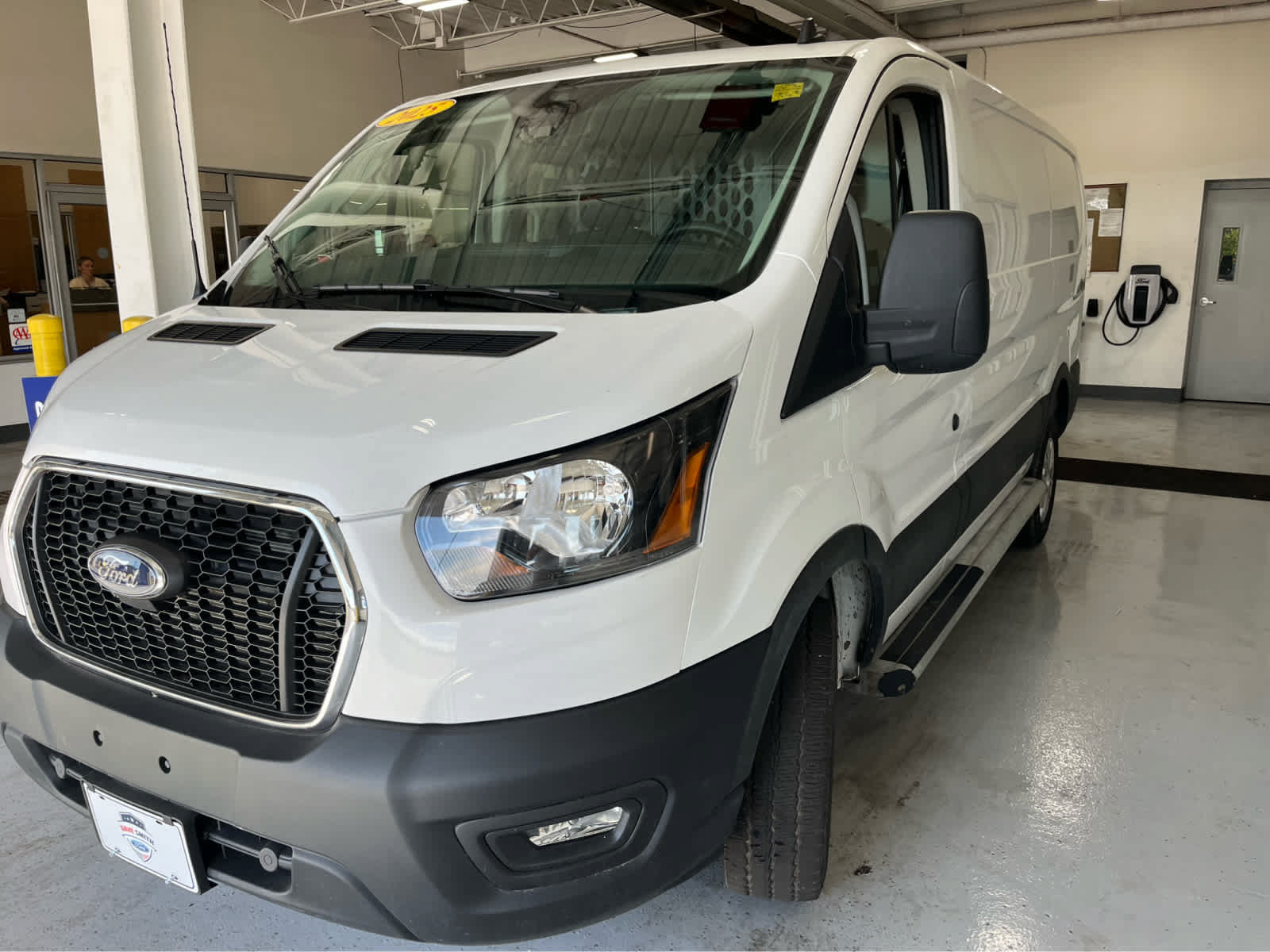 Certified 2025 Ford Transit 250 Low Roof w/ Exterior Upgrade Package RWD image 5