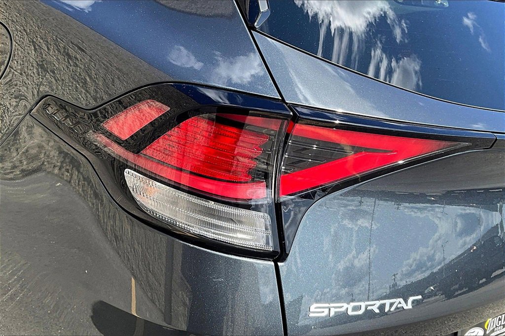 Used 2024 Kia Sportage LX image 28