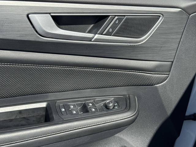 Used 2024 Volkswagen Atlas Cross Sport SE FWD image 19