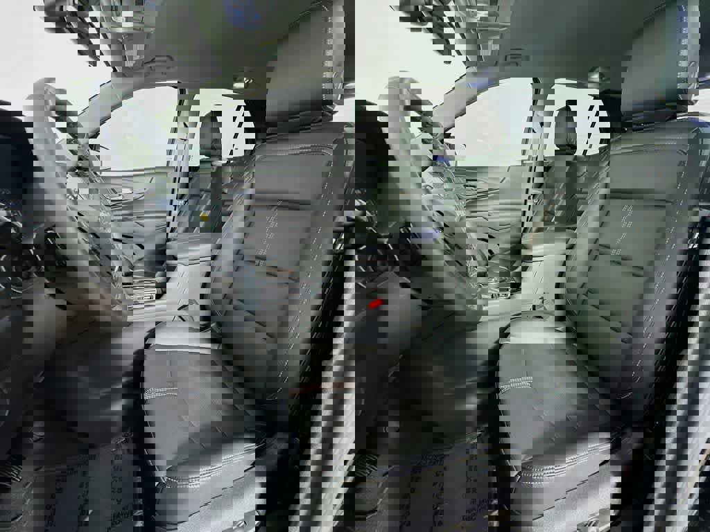 Used 2024 Chevrolet Equinox Premier image 16