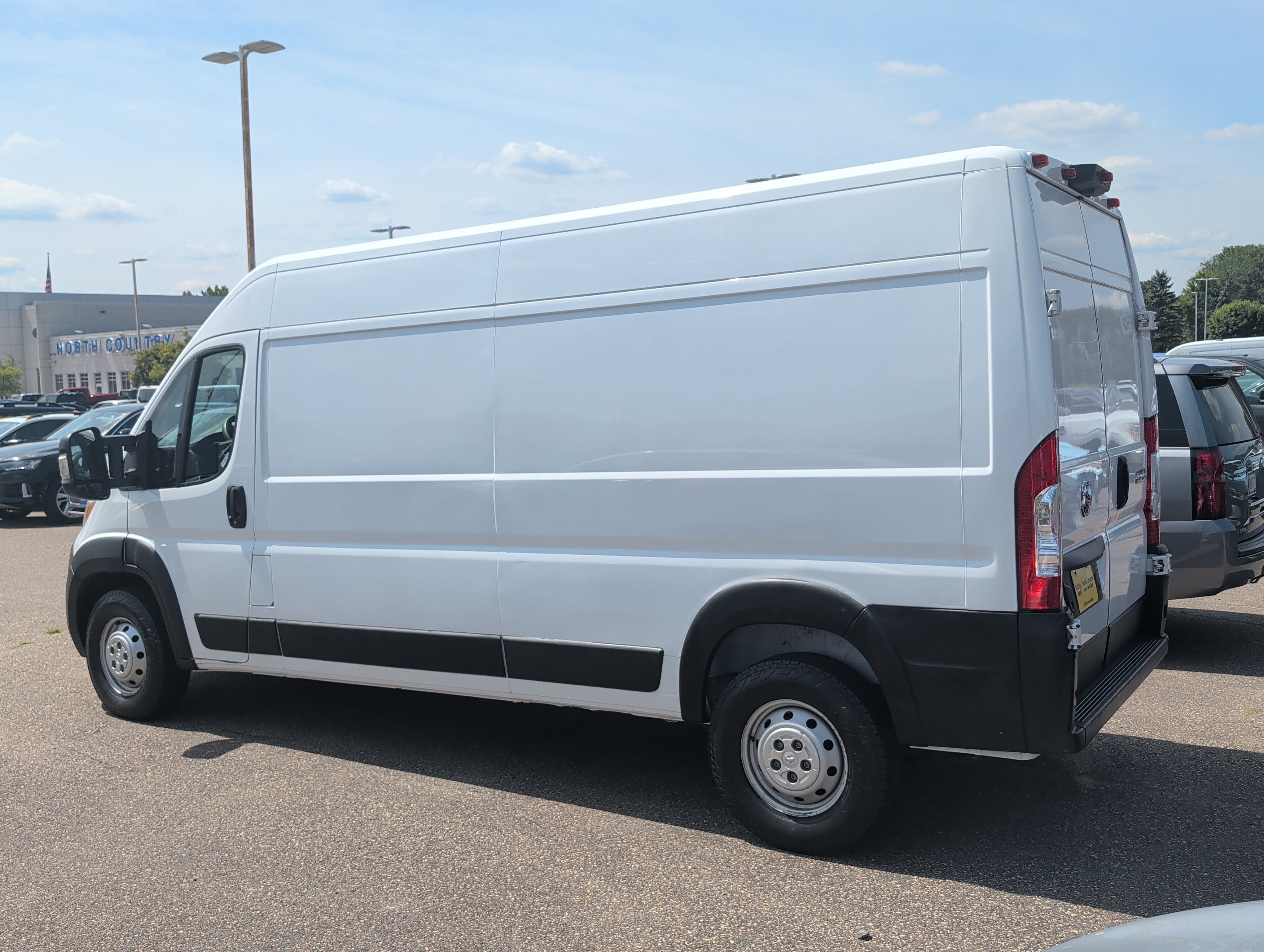 Used 2023 RAM ProMaster 2500 FWD image 3