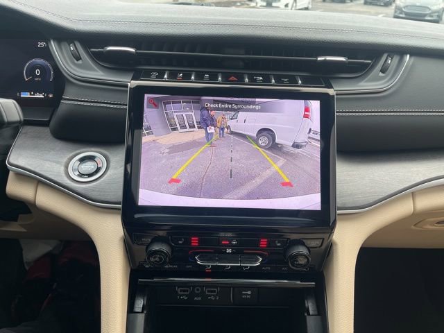 Used 2024 Jeep Grand Cherokee L Limited image 25